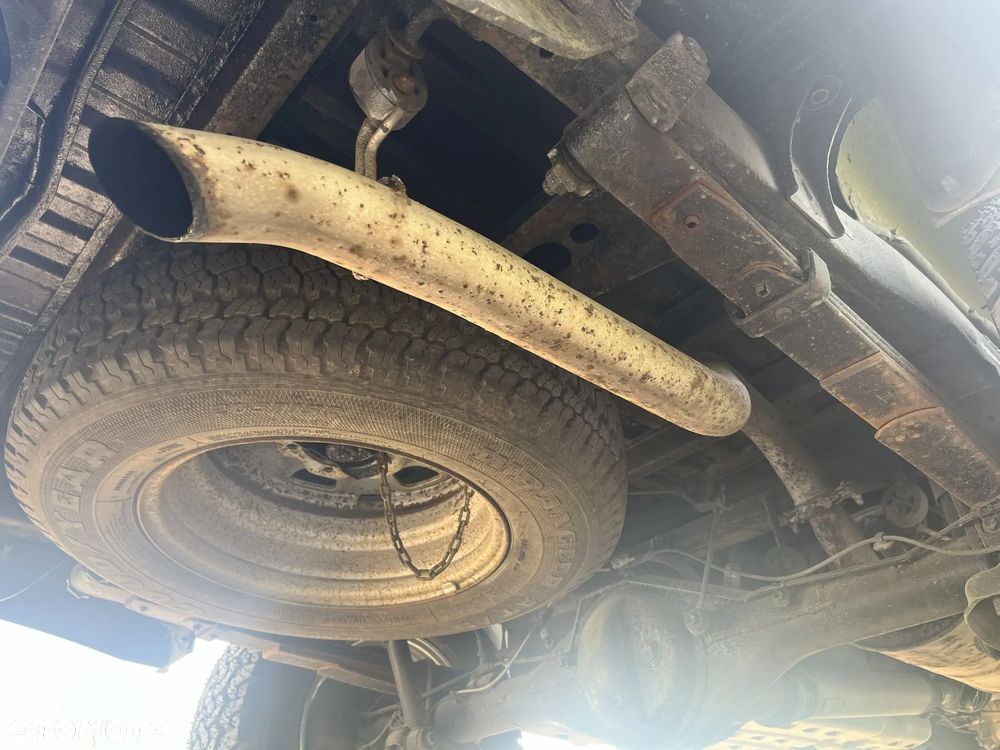 Toyota Hilux 2.5 D-4D DLX - 27