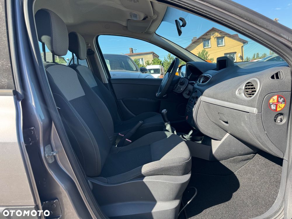Renault Clio - 21