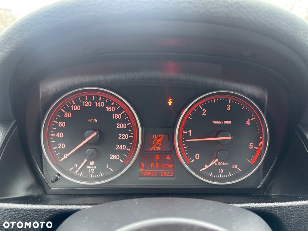 BMW X1 xDrive18d - 10