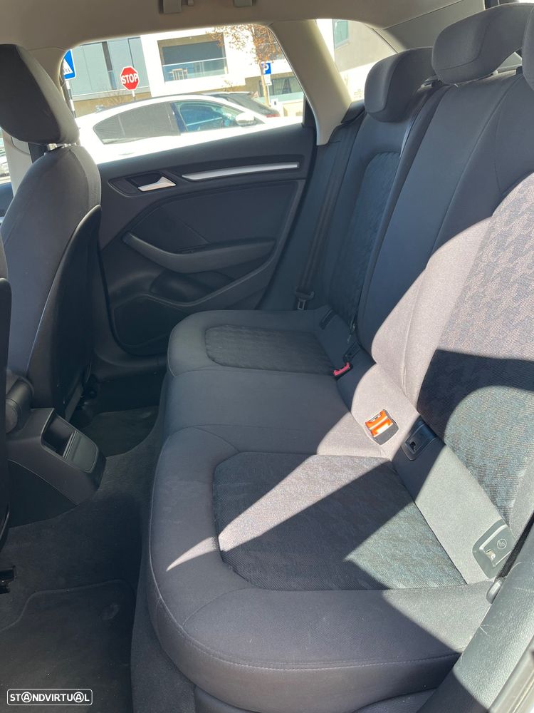 Audi A3 Sportback 1.6 TDI Advance - 8