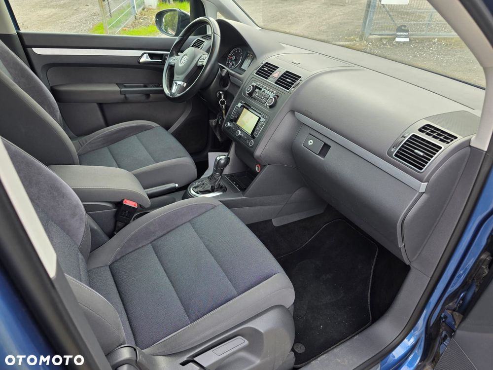 Volkswagen Touran - 15