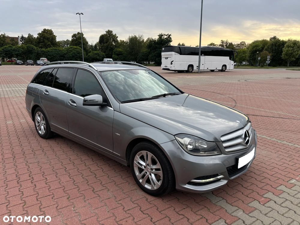 Mercedes-Benz Klasa C 180 CGI BlueEff Avantgarde - 9