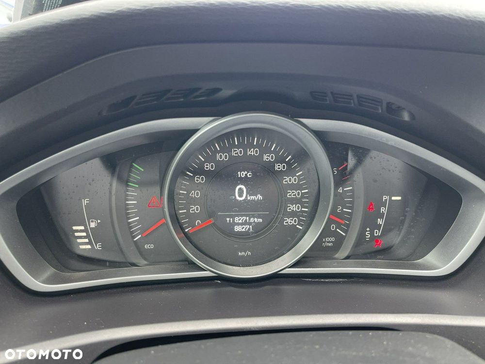 Volvo V40 D2 Geartronic Momentum - 6