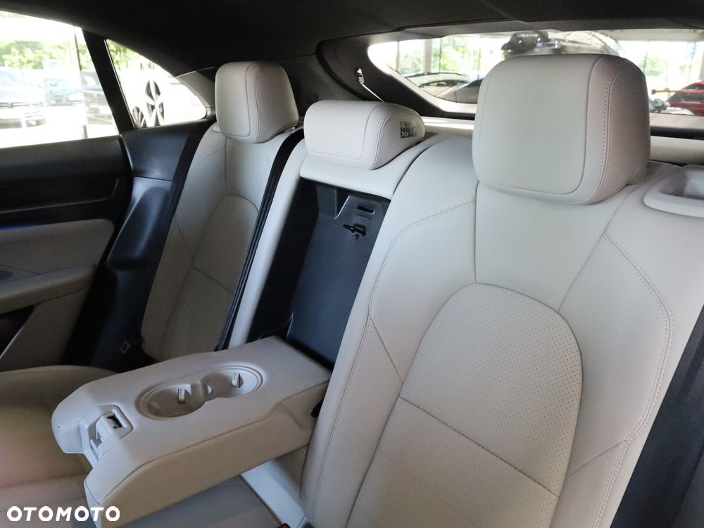 Porsche Macan - 17