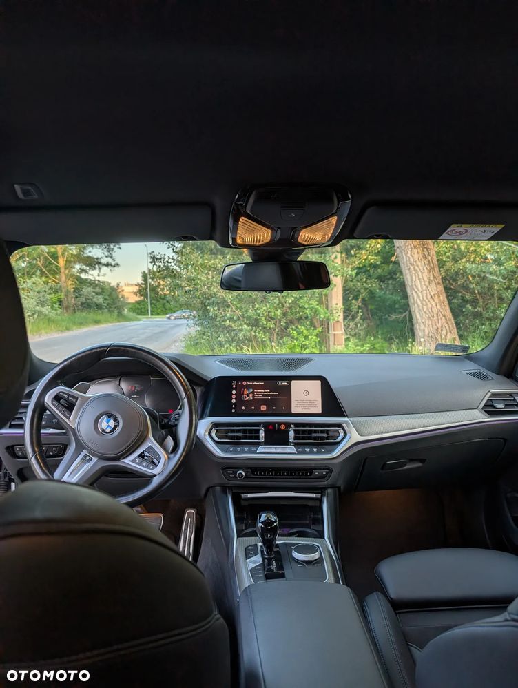 BMW Seria 3 330i xDrive Sport - 9