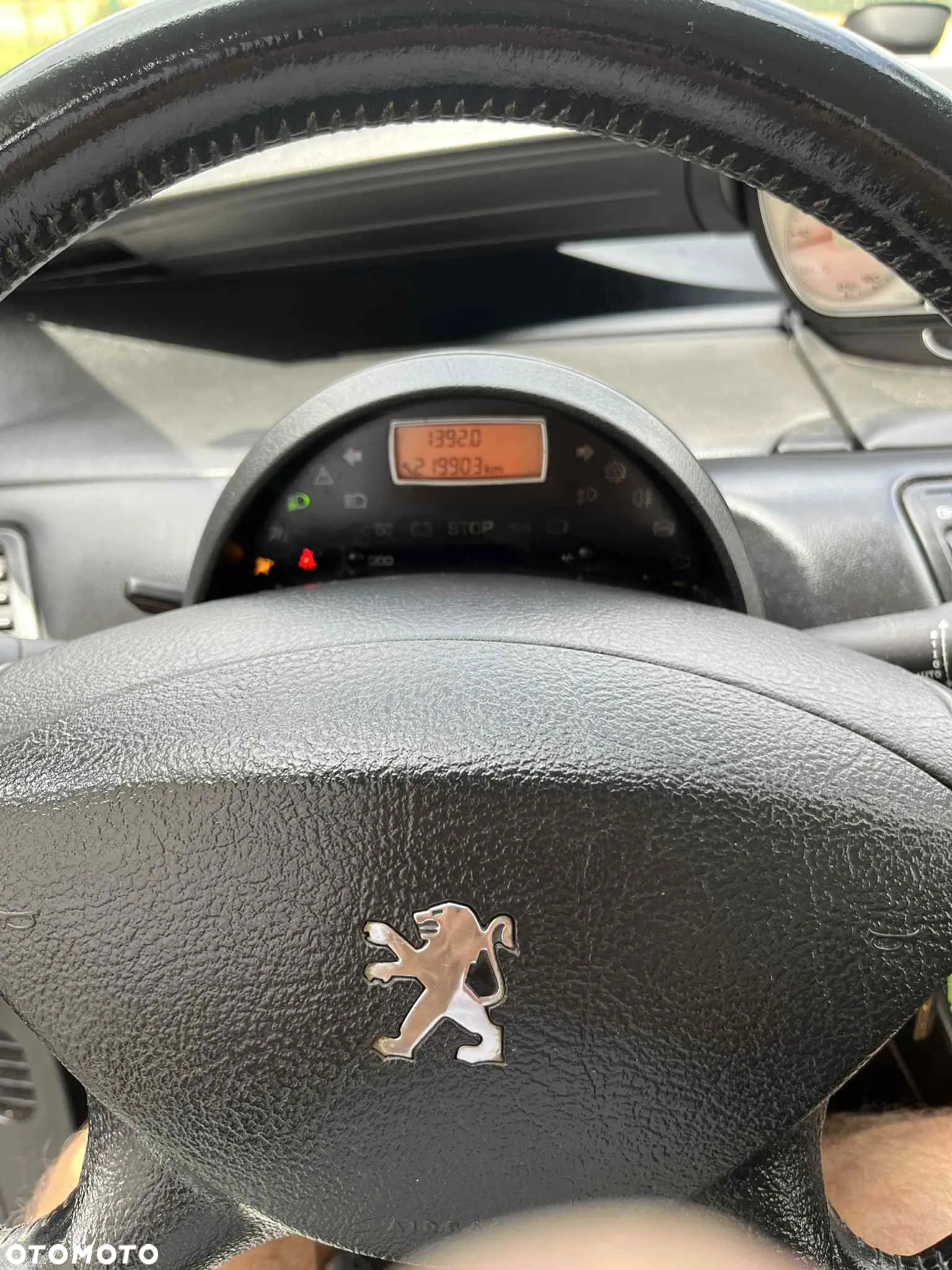 Peugeot 807 2.0 HDi Premium Grand Prix - 14