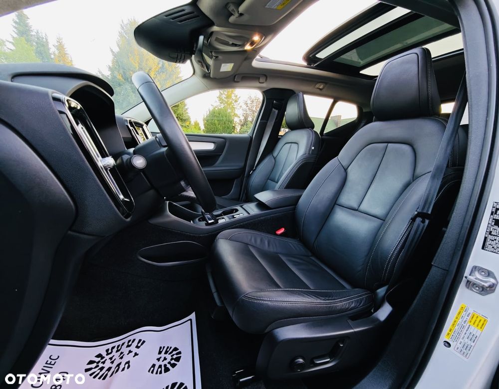 Volvo XC 40 T5 AWD Momentum Pro - 29