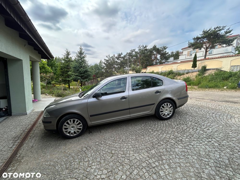 Skoda Octavia 1.6 - 6