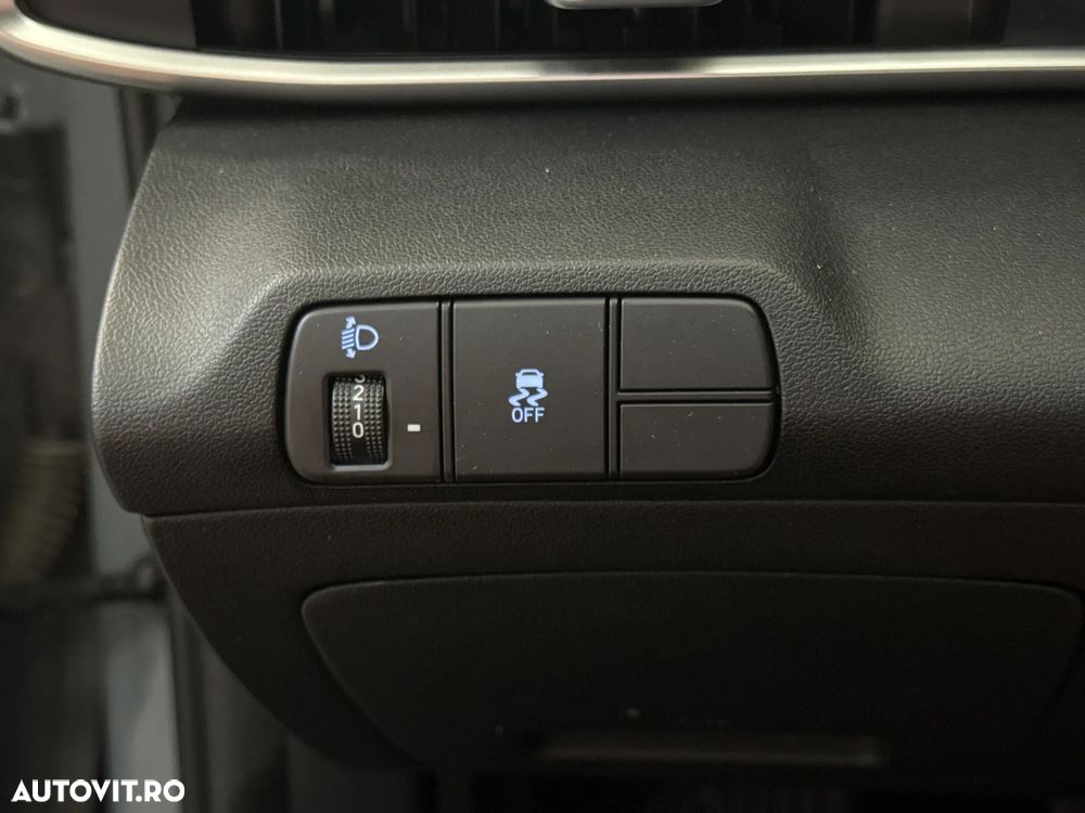 Hyundai Elantra - 16