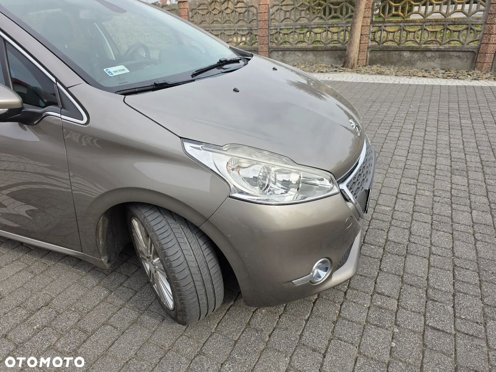 Peugeot 208 120 VTI Allure - 20