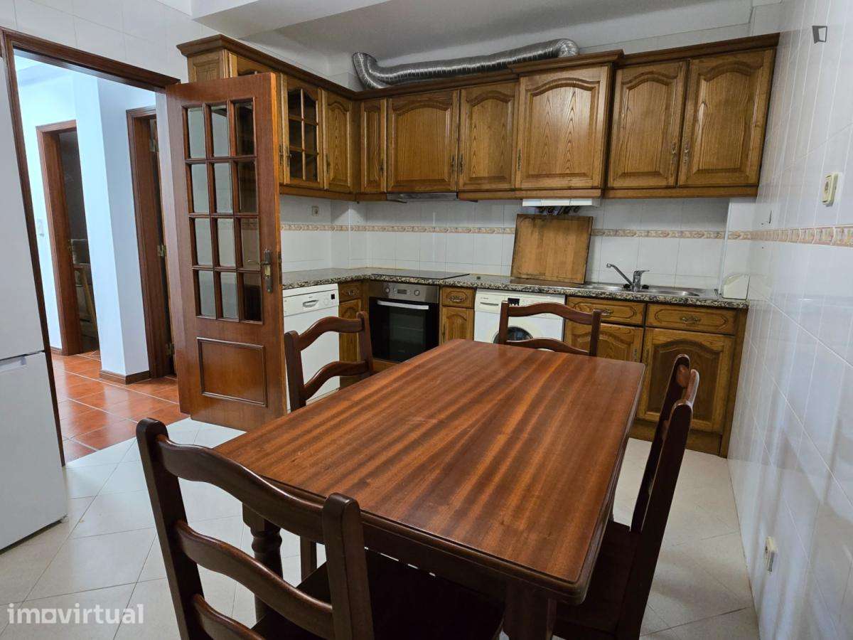 Apartamento com 2 quartos - localizado em São Martinho de Bispo Coi... - Grande imagem: 2/42