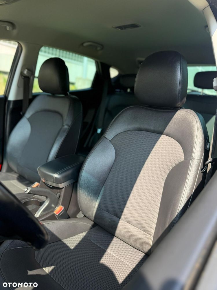 Hyundai ix35 2.0 CRDi 4WD Automatik Style - 10