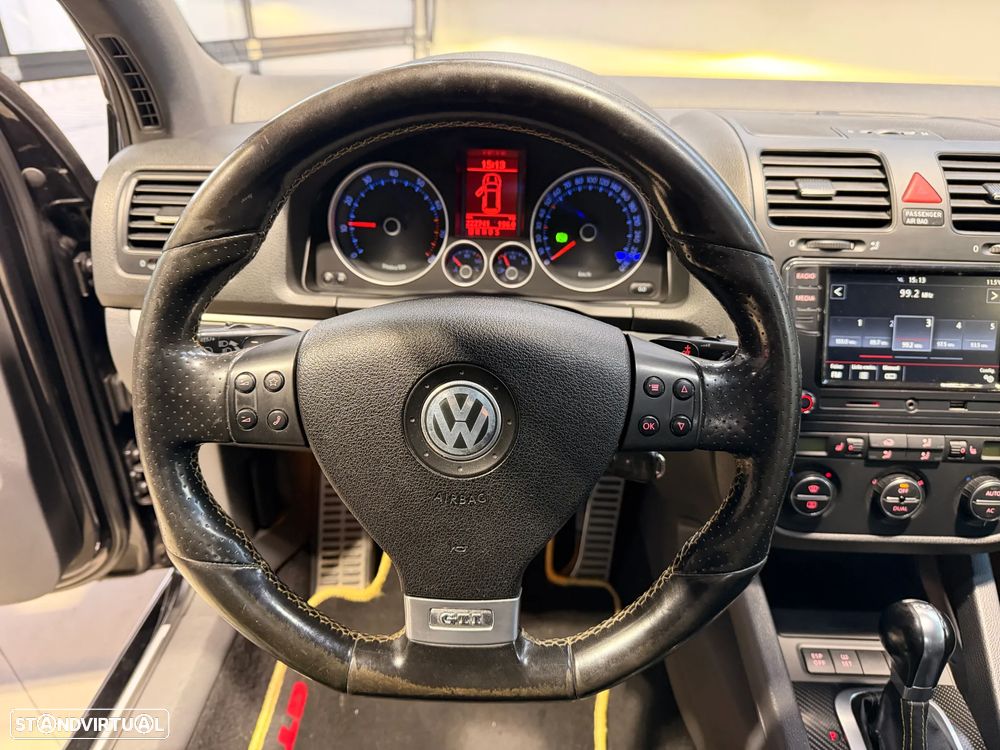 VW Golf 2.0 GTi DSG Pirelli - 10