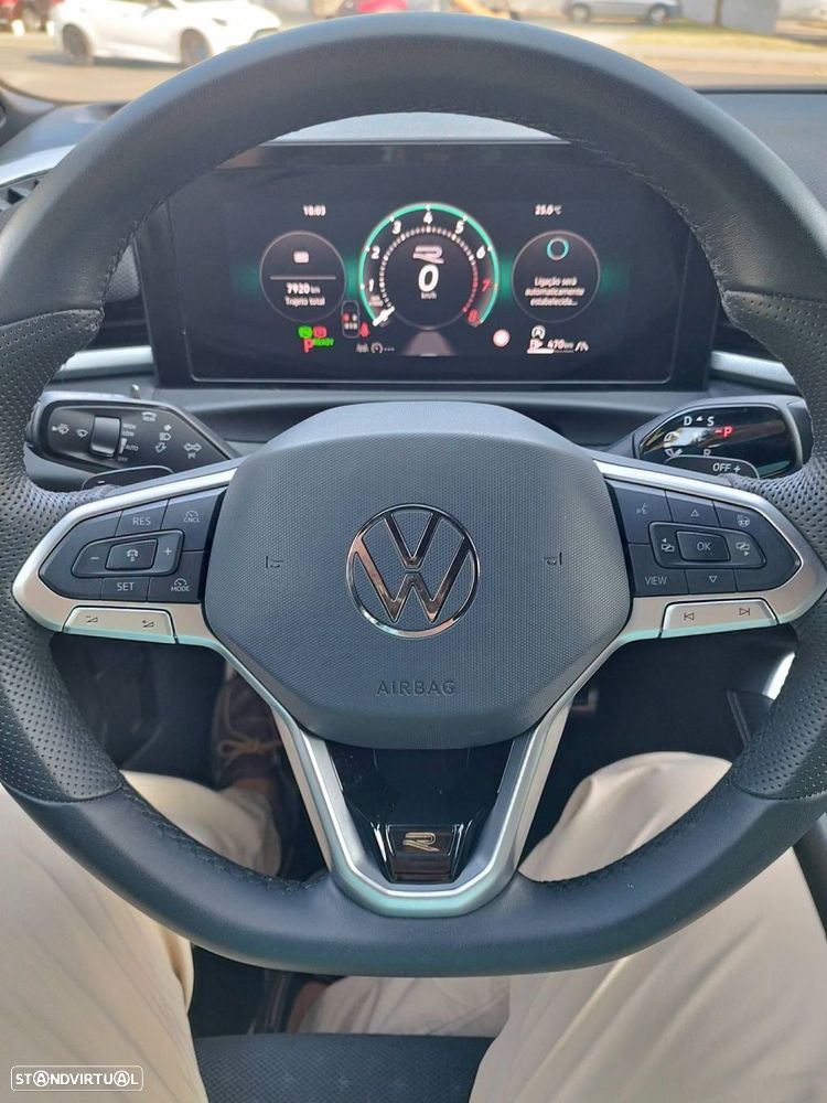 VW T-Roc 1.5 eTSI R-Line DSG - 6
