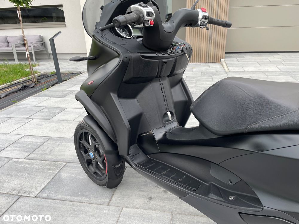 Piaggio MP-3 - 15