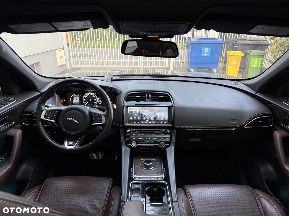 Jaguar F-Pace S AWD - 20