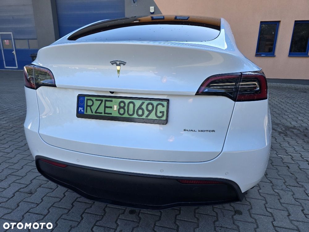 Tesla Model Y Long Range Dual Motor AWD - 10