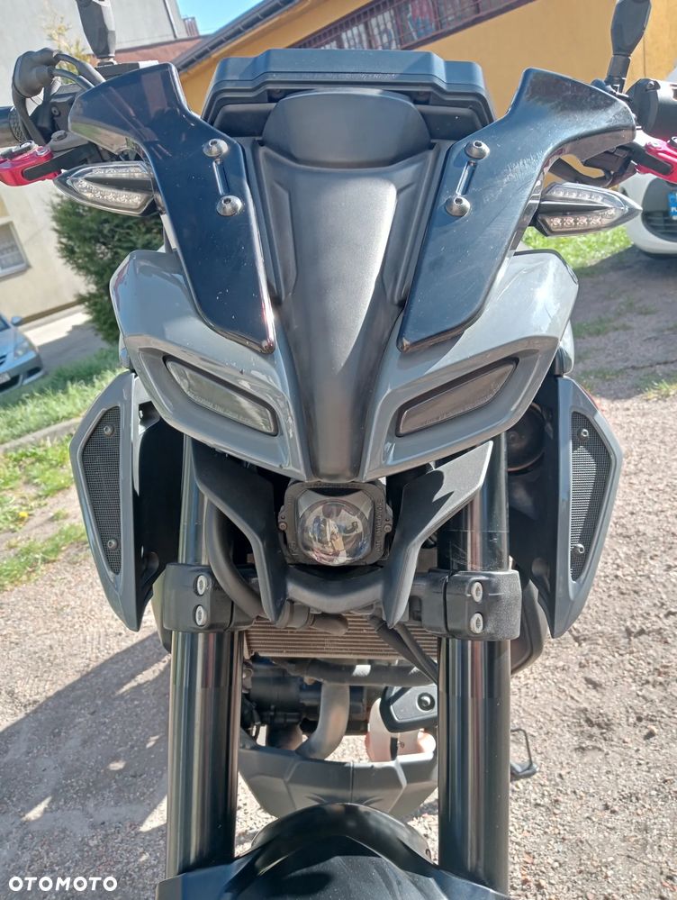 Yamaha MT - 8