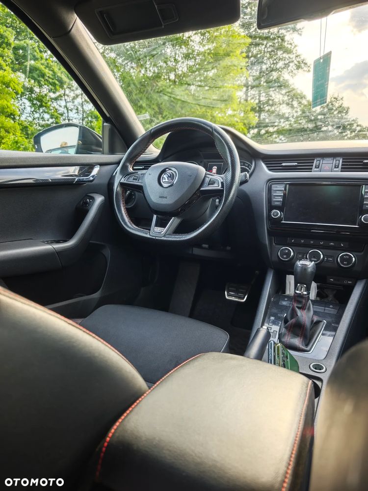 Skoda Octavia 2.0 TDI RS DSG - 14