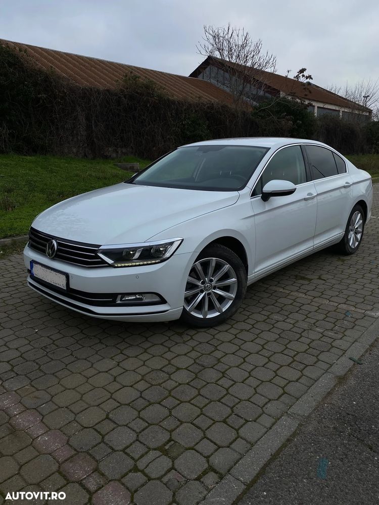 Volkswagen Passat 2.0 TDI (BlueMotion Technology) DSG Trendline - 1