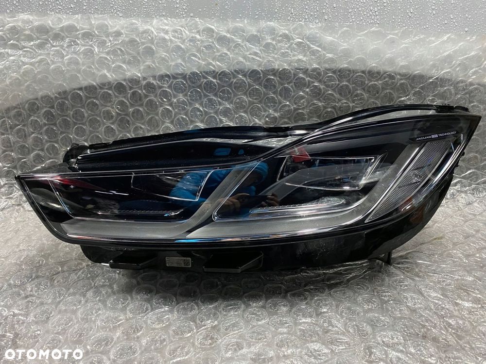 LAMPA LEWA MATRIX JAGUAR I-PACE X590 J9D3-13W030HC