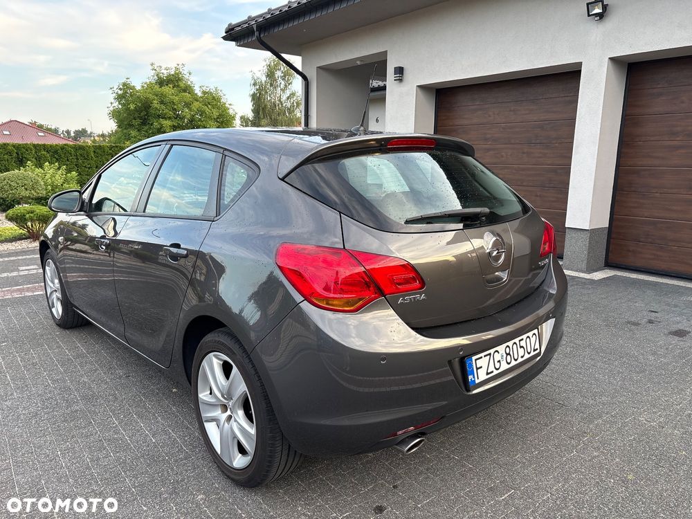 Opel Astra 1.4 T Cosmo - 13