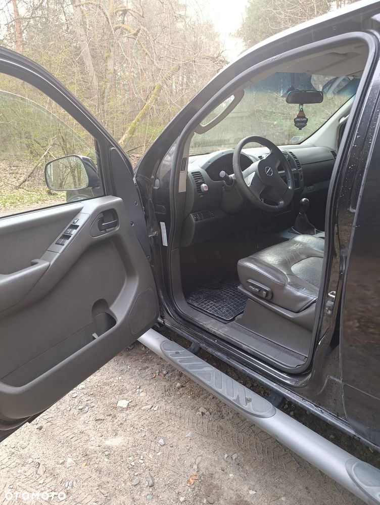 Nissan Navara 2.5 TDi Comfort / SE - 11