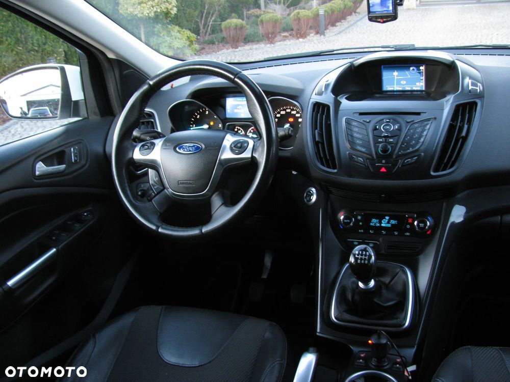 Ford Kuga 2.0 TDCi 2x4 SYNC - 24