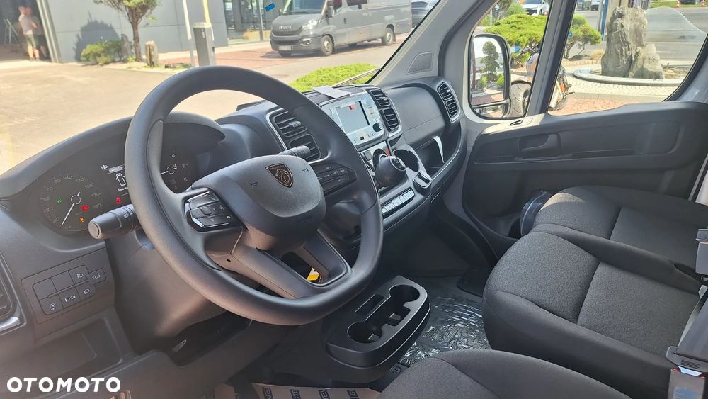 Peugeot Boxer Furgon L3H2 3.3T Diesel 2.2 140 KM Manual - 23