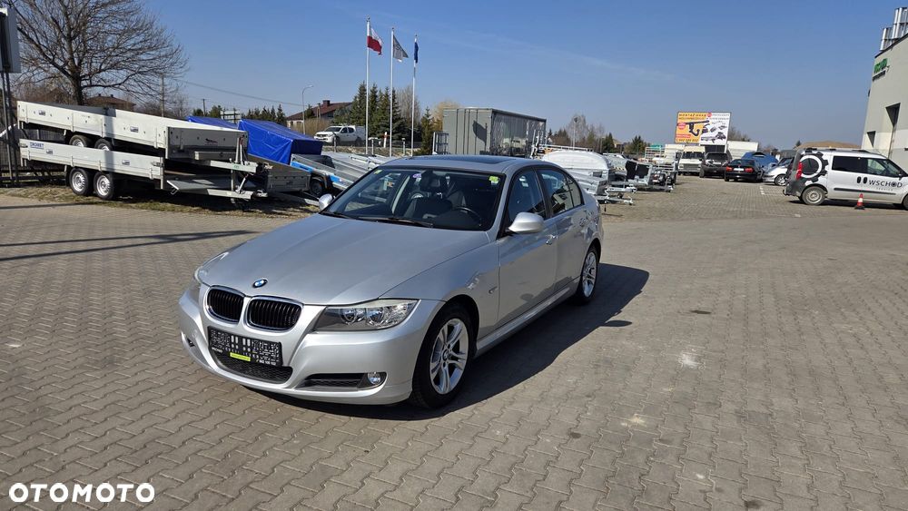 BMW Seria 3 318i Edition Exclusive - 1