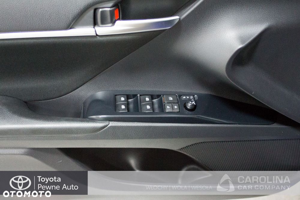 Toyota Camry - 10
