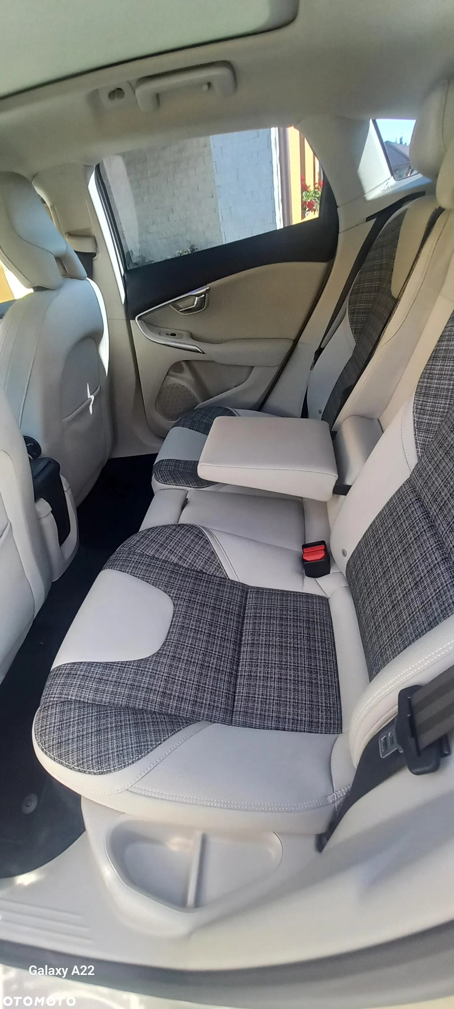 Volvo V40 D3 Drive-E Momentum - 17