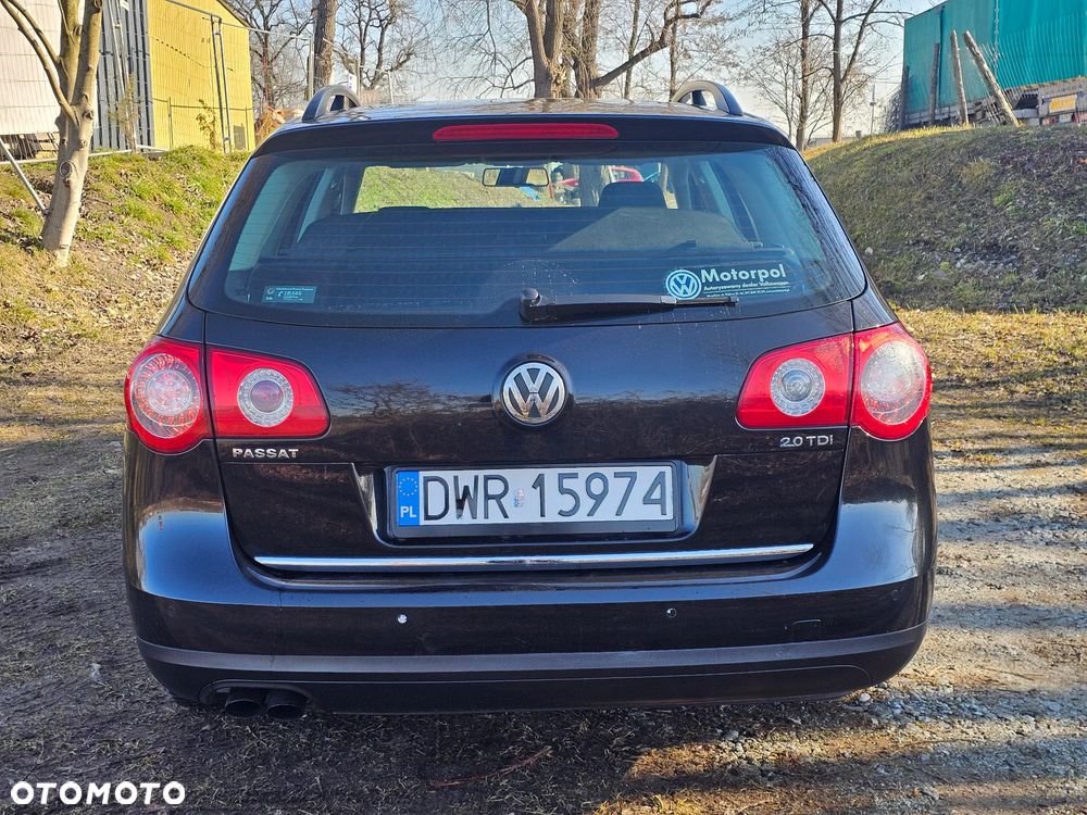 Volkswagen Passat 2.0 TDI Comfortline - 11