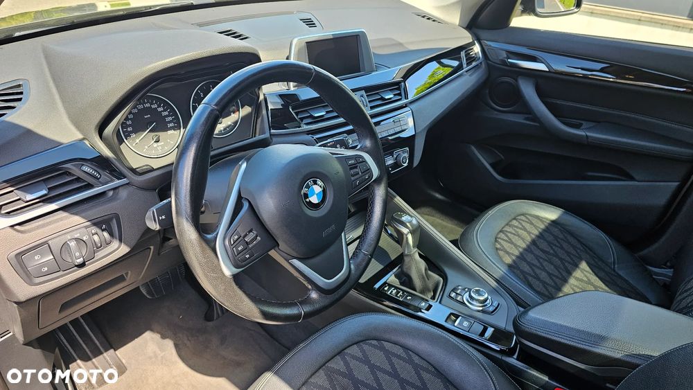 BMW X1 xDrive20d xLine - 12