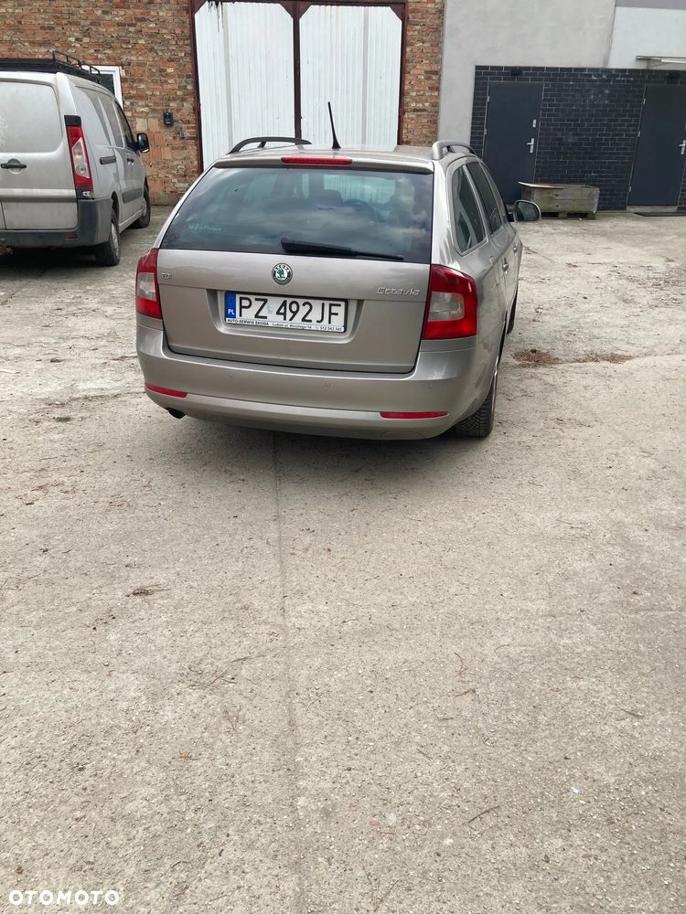 Skoda Octavia 1.6 TDI Elegance DSG - 3