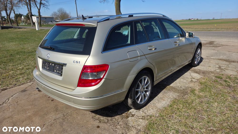 Mercedes-Benz Klasa C 250 CGI BlueEff Avantgarde - 4