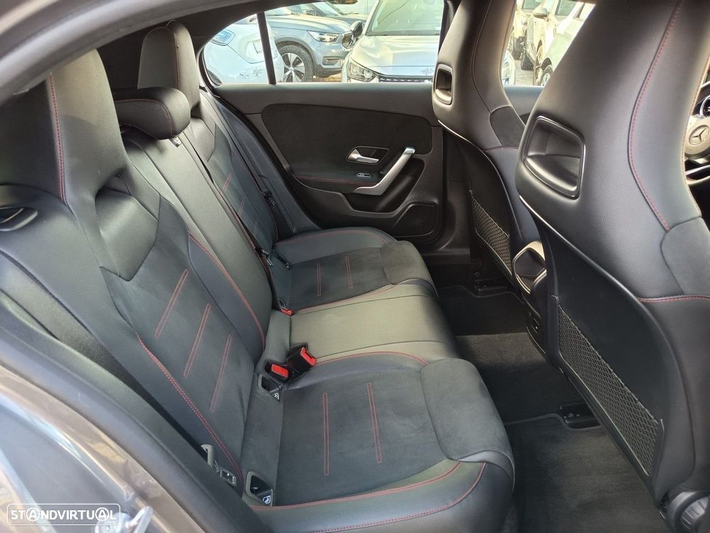 Mercedes-Benz A 250 e AMG Line - 14