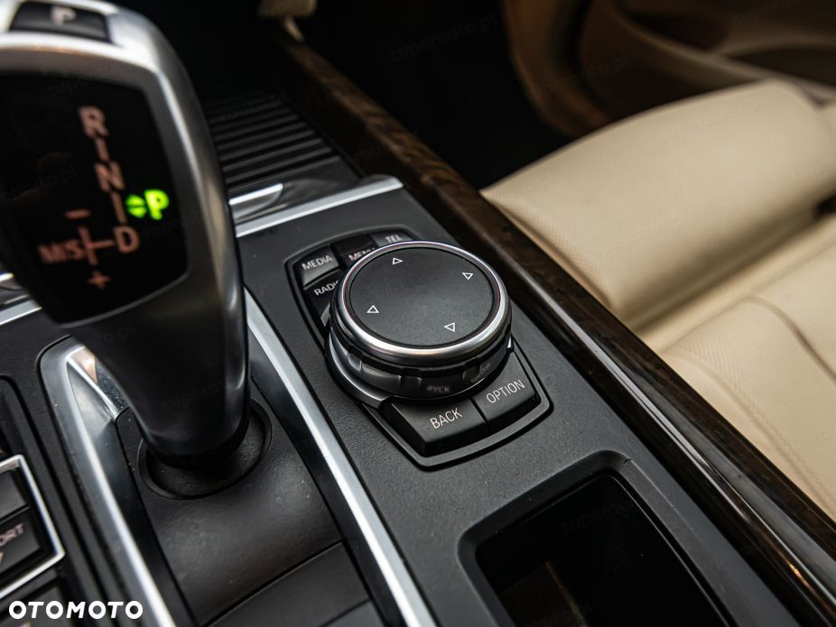BMW X5 xDrive40d - 24