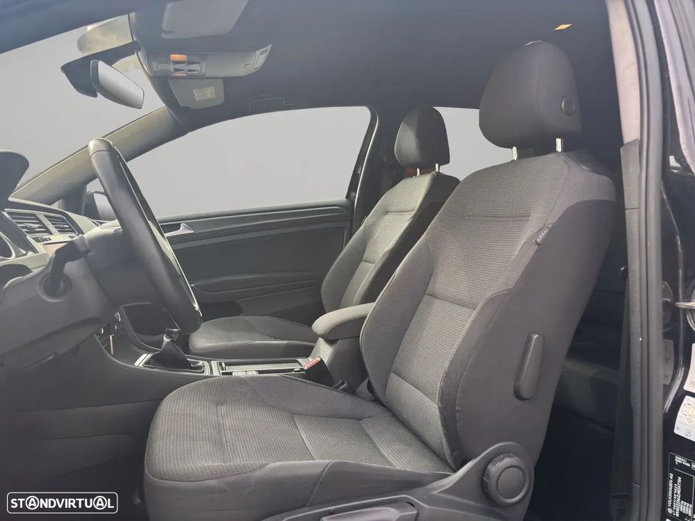 VW Golf 1.6 TDI Highline - 9