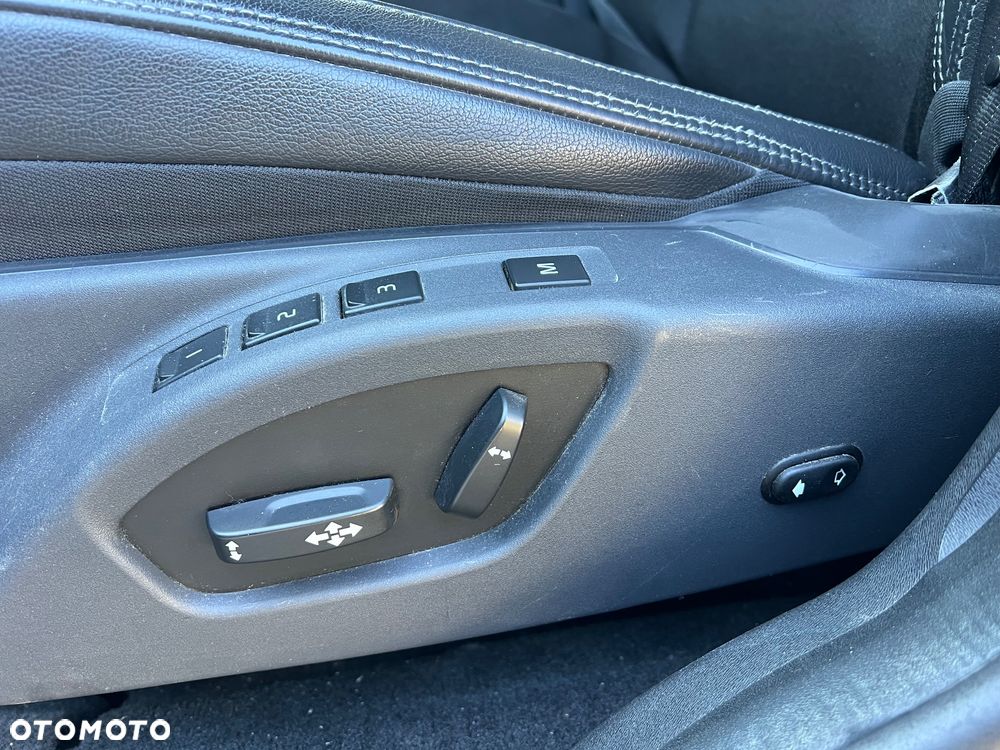 Volvo XC 60 D3 Geartronic Momentum - 29