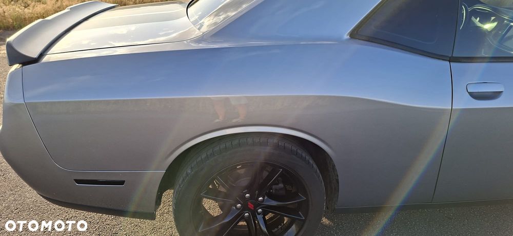 Dodge Challenger 5.7 R/T - 4