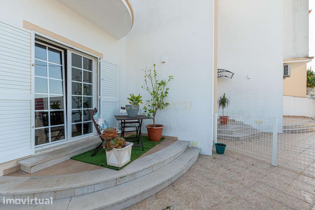 Moradia Bi-Familiar com Garagem de 100 m² | Quinta da Coutada, Vila Fr - Grande imagem: 4/23