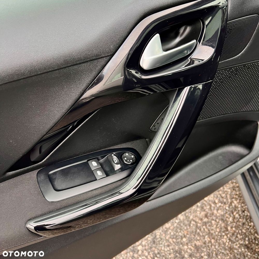 Peugeot 208 82 PureTech Style - 10