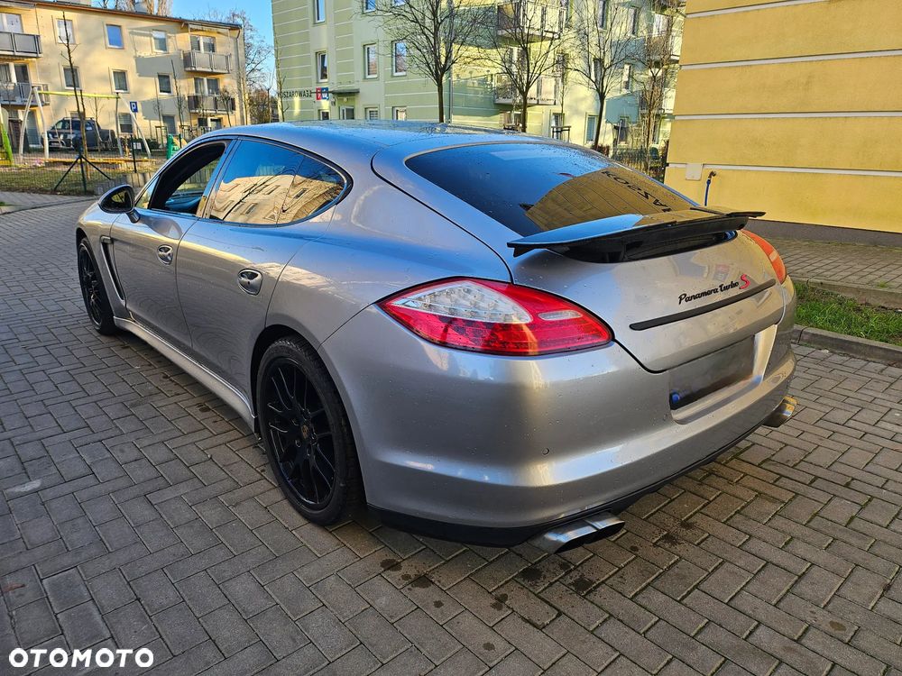 Porsche Panamera Turbo - 3