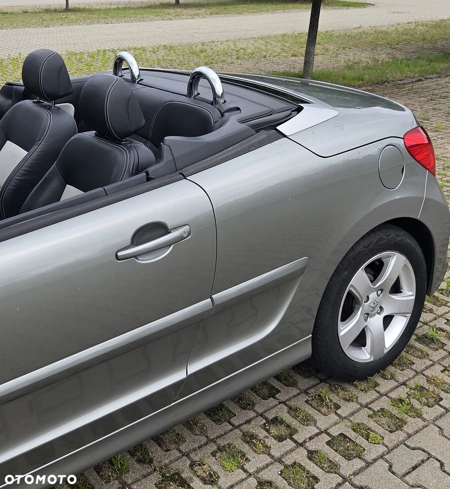 Peugeot 207 CC - 24