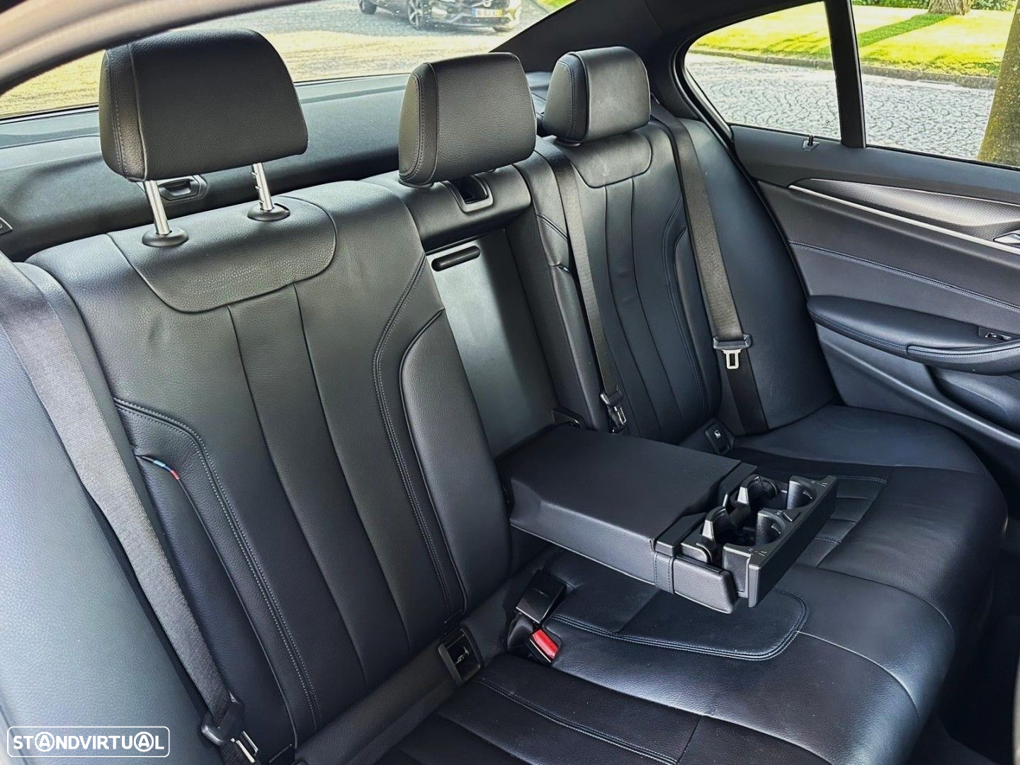BMW 530 e Pack M - 16
