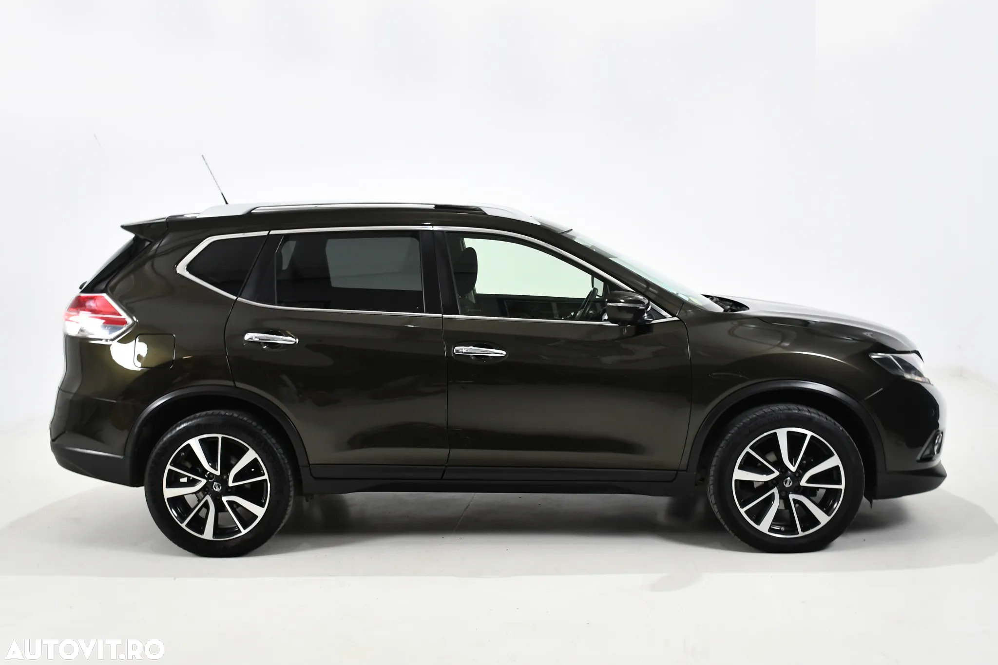 Nissan X-Trail 1.6 dCi ALL-MODE 4x4i N-Connecta - 3