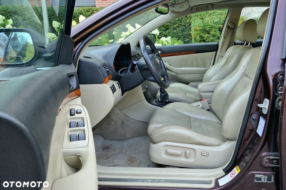 Toyota Avensis - 7