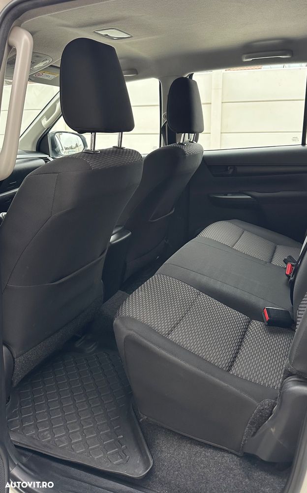 Toyota Hilux 4x4 Double Cab M/T Comfort - 11