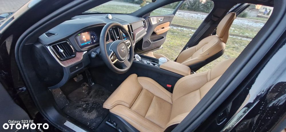 Volvo XC 60 B5 B R-Design - 17